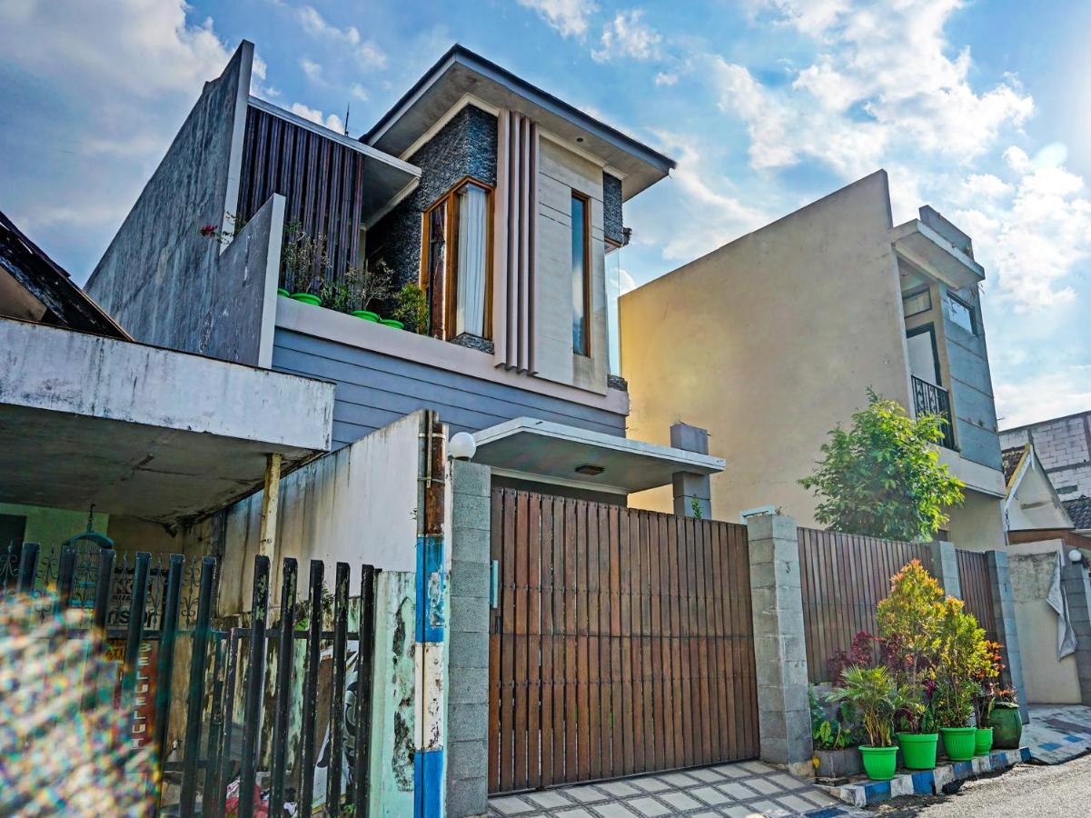 Spot On 91530 Sumpil Syariah Malang Exterior foto