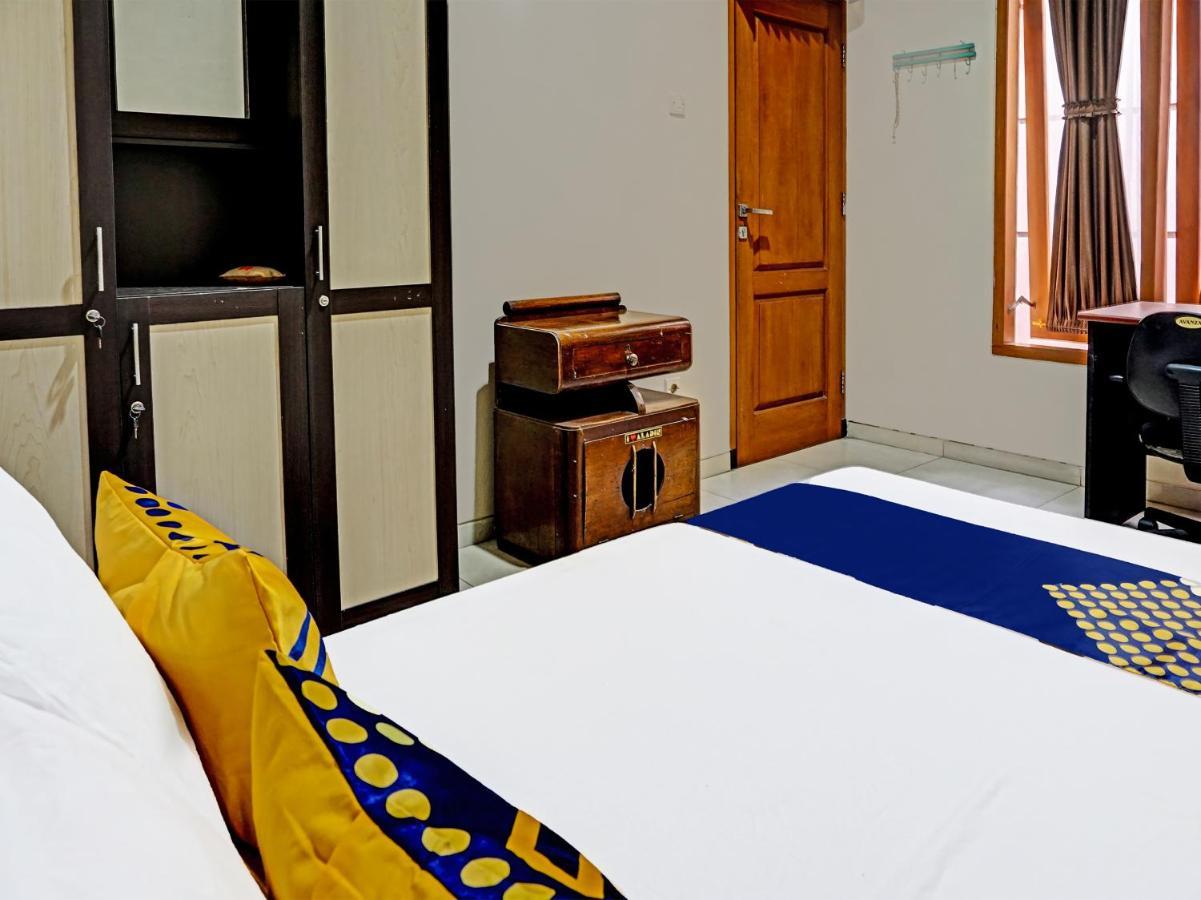 Spot On 91530 Sumpil Syariah Malang Exterior foto